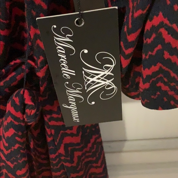 A red and black faux wrap dress - Picture 5 of 5